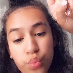 Meet your Posher, Nayeli